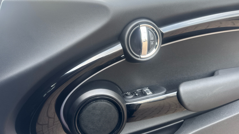 MINI Hatchback 135kW Cooper S Level 2 33kWh 3dr Auto Electric Hatchback